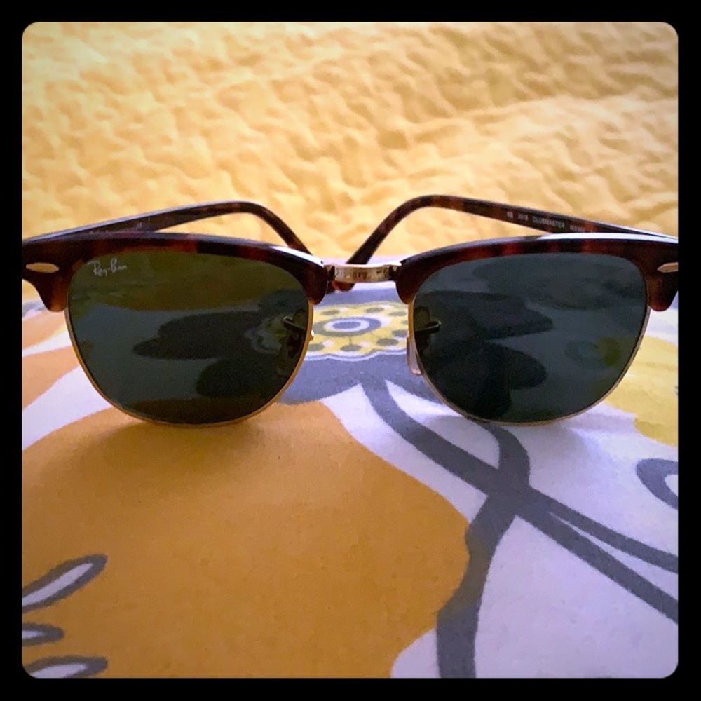 Authentic😎 Ray Ban🌹Semi Cat Eye Shades 🌹